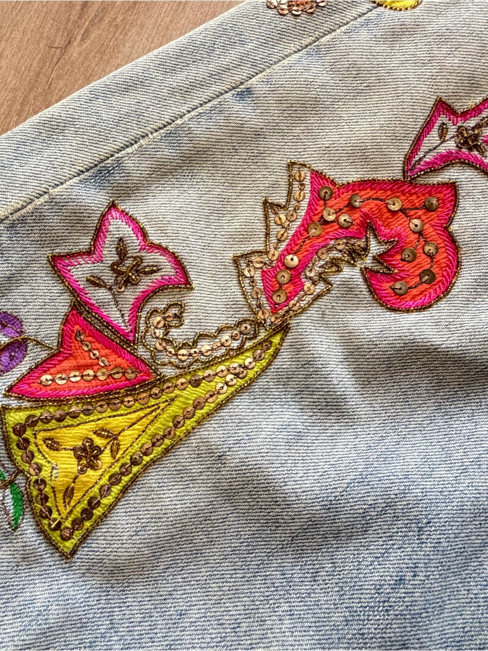 Vintage Ralph Lauren Light Wash Floral Embroidered Women’s low rise Jeans - Picture 3 of 5